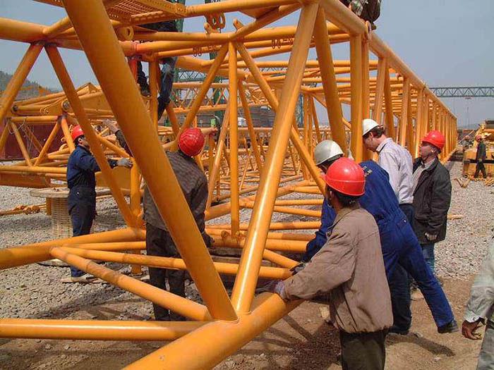 Trebuie să se acorde atenție la revizia crane.jpg Attentions should be paid in the overhaul of crane.jpg