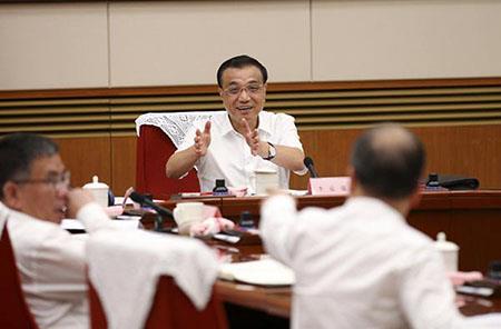De modernizare a producției și de restructurare economică cu premierul chinez Li Keqiang.jpg Manufacturing Upgrades and Economic Restructuring with Chinese Premier Li Keqiang.jpg