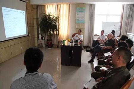 Experții germani desfășoară cursuri teoretice și practice pentru sudori ai companiei noastre612112017.jpg German experts conduct theoretical and practical training for our company’s welders612112017.jpg